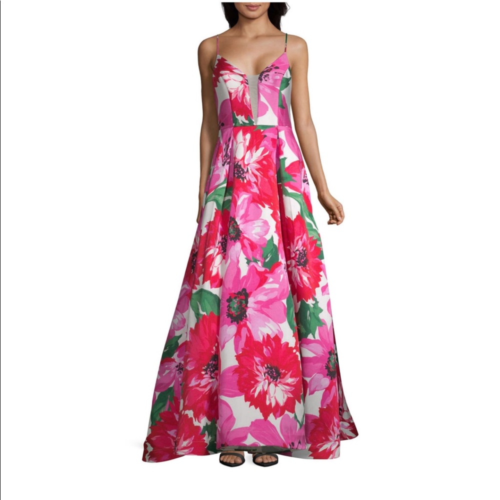B. Smart Elegant Floral Gown 🌸🌺